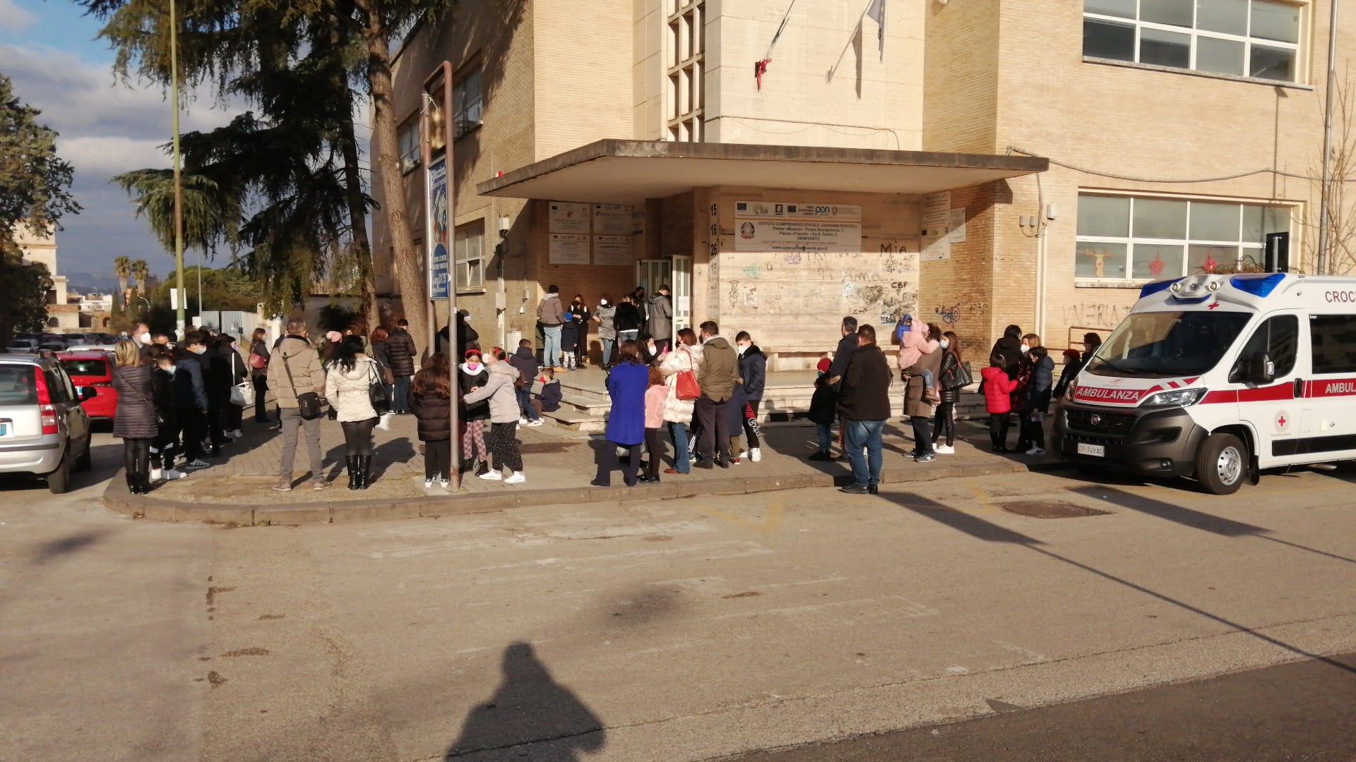 Benevento| La scuola “Mazzini” per un giorno si trasforma in hub vaccinale