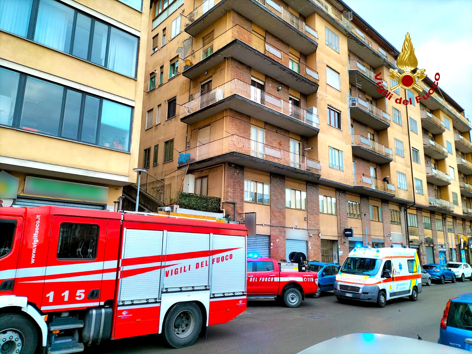 Soccorso ad anziana, auto in fiamme sull’A16 e veicoli finiti fuori strada: super lavoro per i vigili del fuoco di Avellino