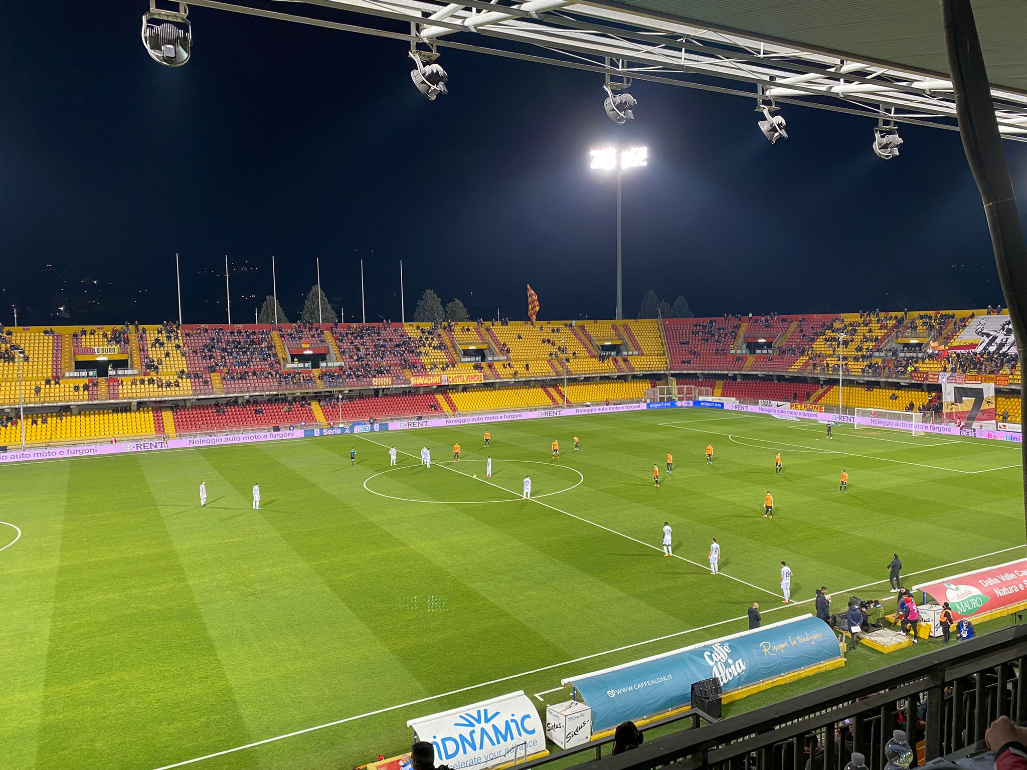 L’Ascoli fa bottino pieno al “Vigorito”, 2-0 al Benevento. Involuzione giallorossa, attacco ancora a secco