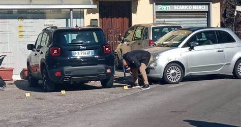 San Martino Valle Caudina| Agguato davanti al supermercato Pam, feriti a colpi di pistola Fiore Clemente e il nipote
