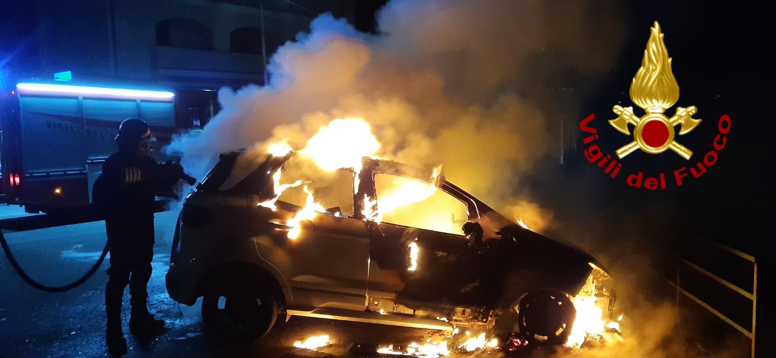 Summonte| Auto in fiamme nella notte, danneggiate anche altre due vetture