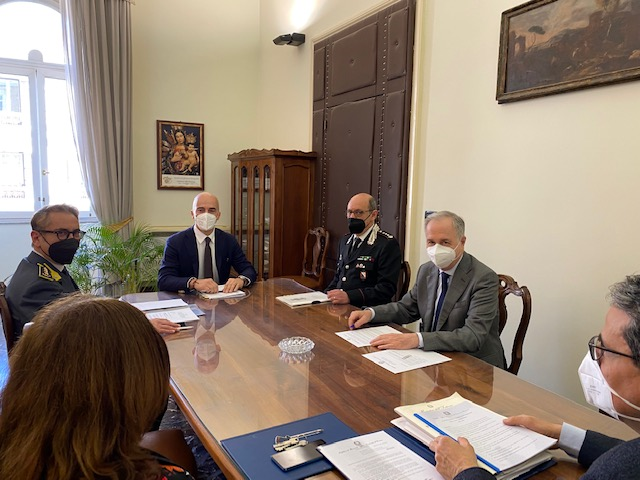 Benevento, in Prefettura il Comitato per l’Ordine e la Sicurezza Pubblica: nel weekend presidi fissi e attività di pattugliamento