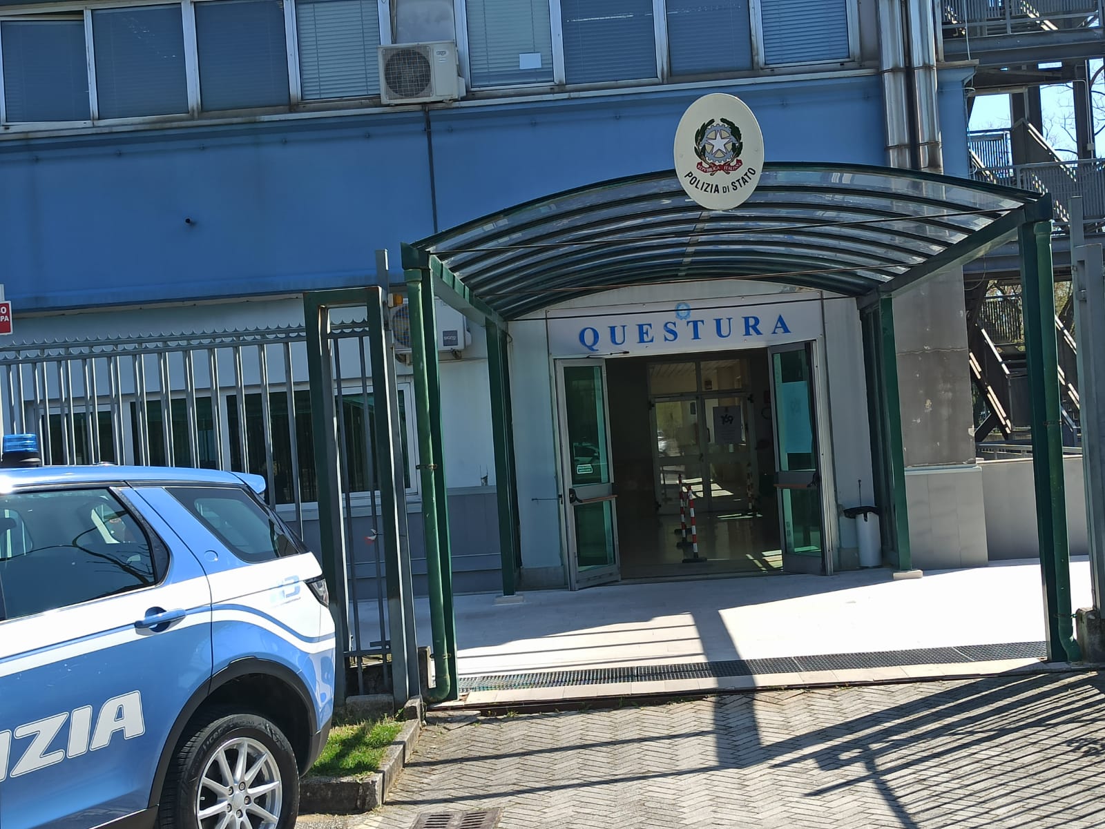 Avellino| Trova due assegni circolari da 15.000 euro e li consegna alla Polizia