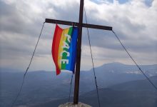 Issata la bandiera della pace sul Monte Pentime