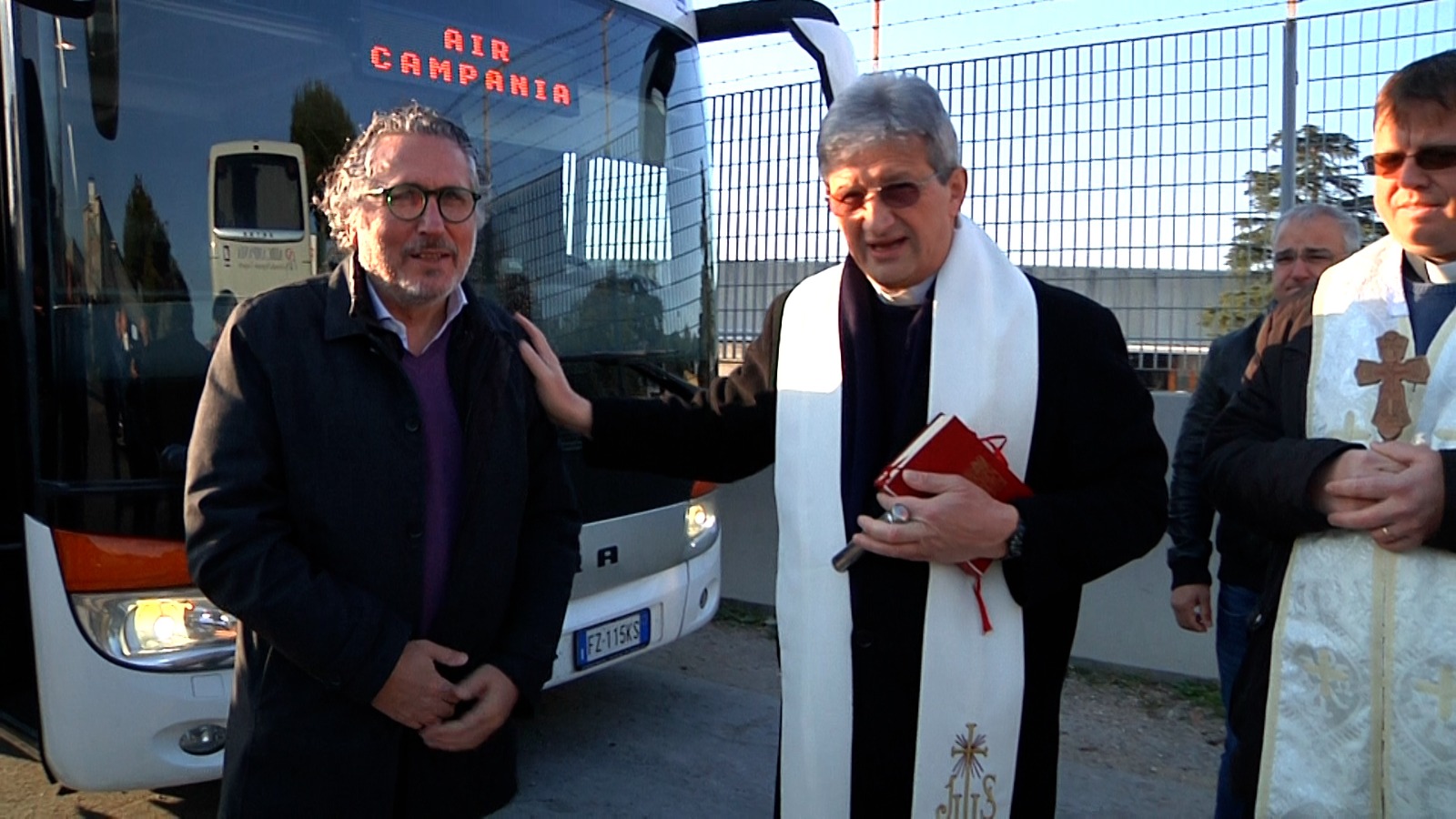 Bus della solidarietà, partita all’alba la missione AIR pro Ucraina.  Acconcia: facciamo la nostra piccola parte