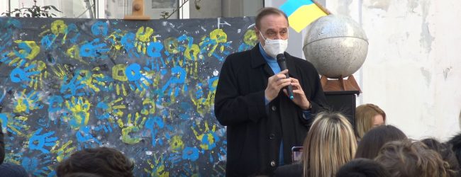 Mastella agli studenti del Convitto Nazionale “Giannone”: lodevole iniziativa, sosterrò richiesta gemellaggio Benevento-Kiev