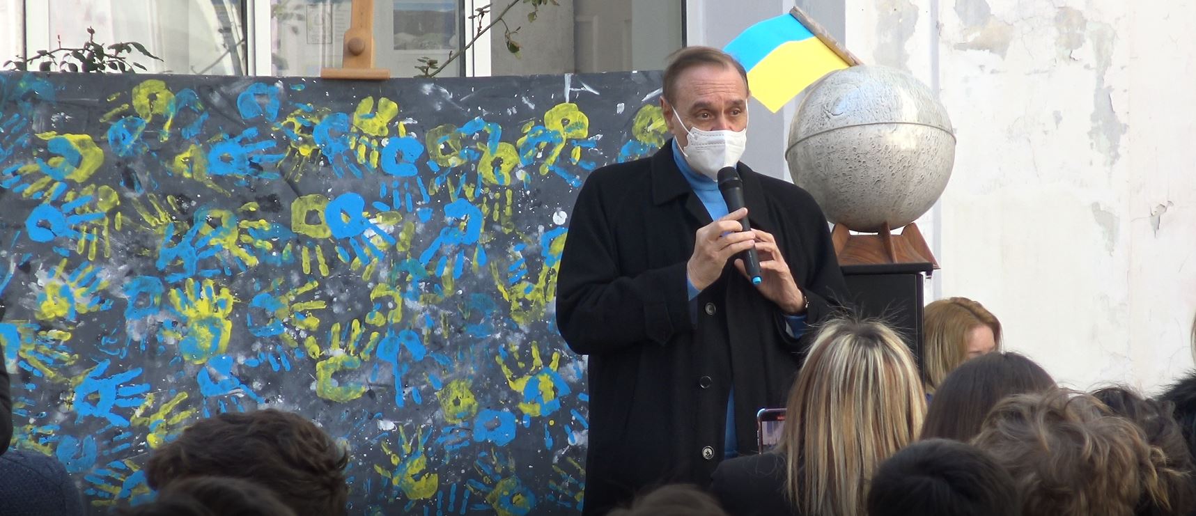 Mastella agli studenti del Convitto Nazionale “Giannone”: lodevole iniziativa, sosterrò richiesta gemellaggio Benevento-Kiev