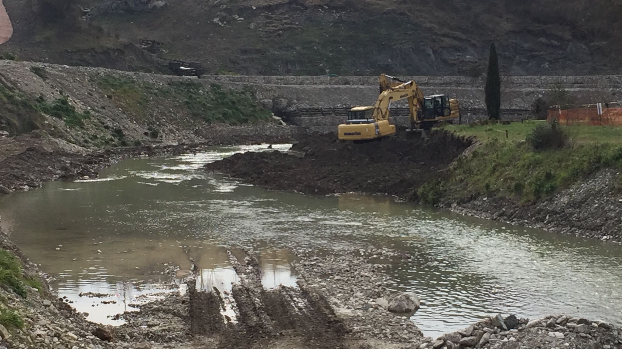 Reino, scoppia la polemica per i lavori sul torrente Reinello