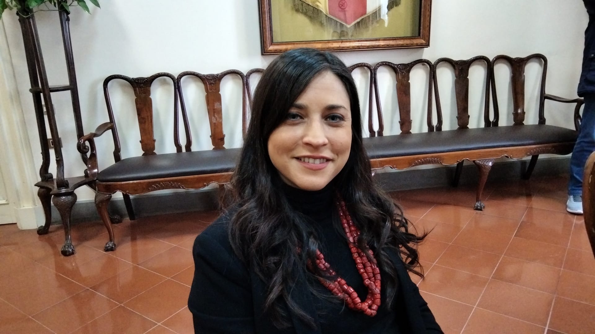 Molly si insedia al vertice della commissione edilizia