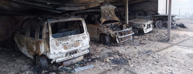 Solopaca:  a fuoco 5 auto, indagano i carabinieri