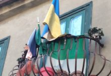 Sant’Agata de’ Goti, la bandiera ucraina al balcone di palazzo De Blasio-Mongillo