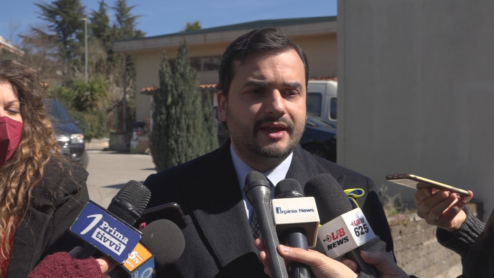 Avellino| Il sottosegretario Sibilia porta materiale sanitario al Centro Ucraino: con i vigili del fuoco per organizzare logistica e consegna degli aiuti