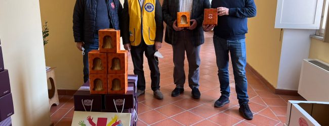 La solidarietà del Lions Club Benevento Arco Traiano: inviati farmaci in Ucraini e consegnati dolci pasquali alle famiglie ospitate alla Caritas