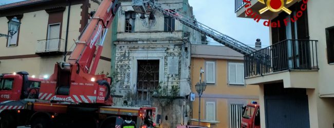 Quadrelle| Il forte vento scoperchia il tetto della Chiesa dell’Assunta