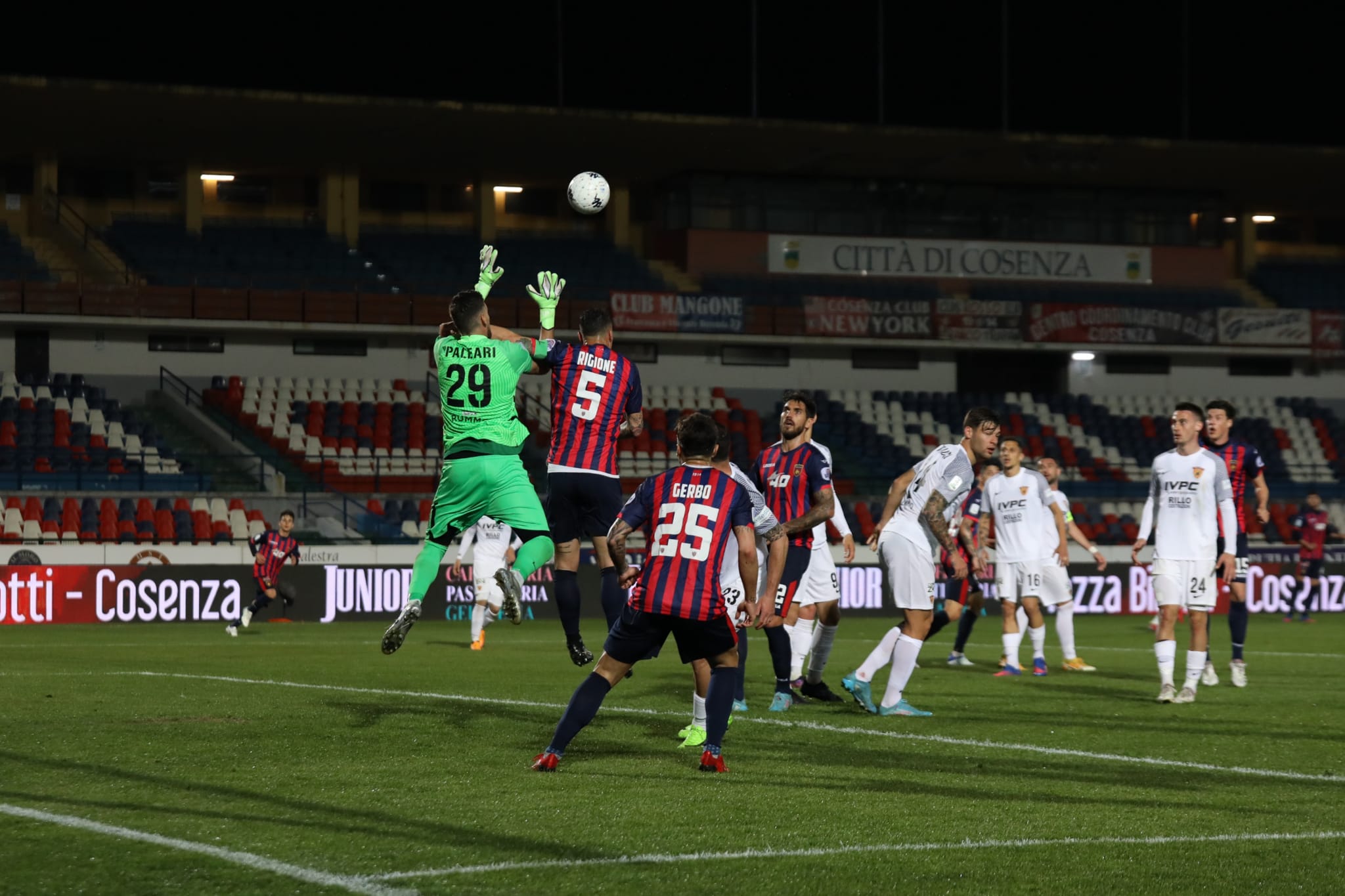 VIDEO – Cosenza-Benevento: 1-0. I giallorossi bruciano il jolly e falliscono l’aggancio al secondo posto