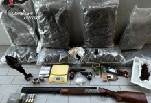 Serino| Armi e droga nascoste in casa trovate grazie al fiuto di Olli, ai domiciliari un 40enne del posto