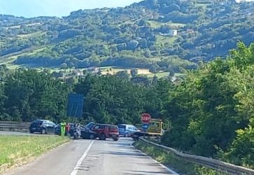 Tangenziale di Benevento, scontro tra auto: due feriti