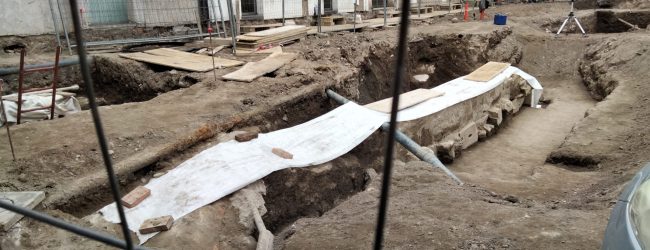 Piazza Piano di Corte, il fascino discreto dell’archeologia