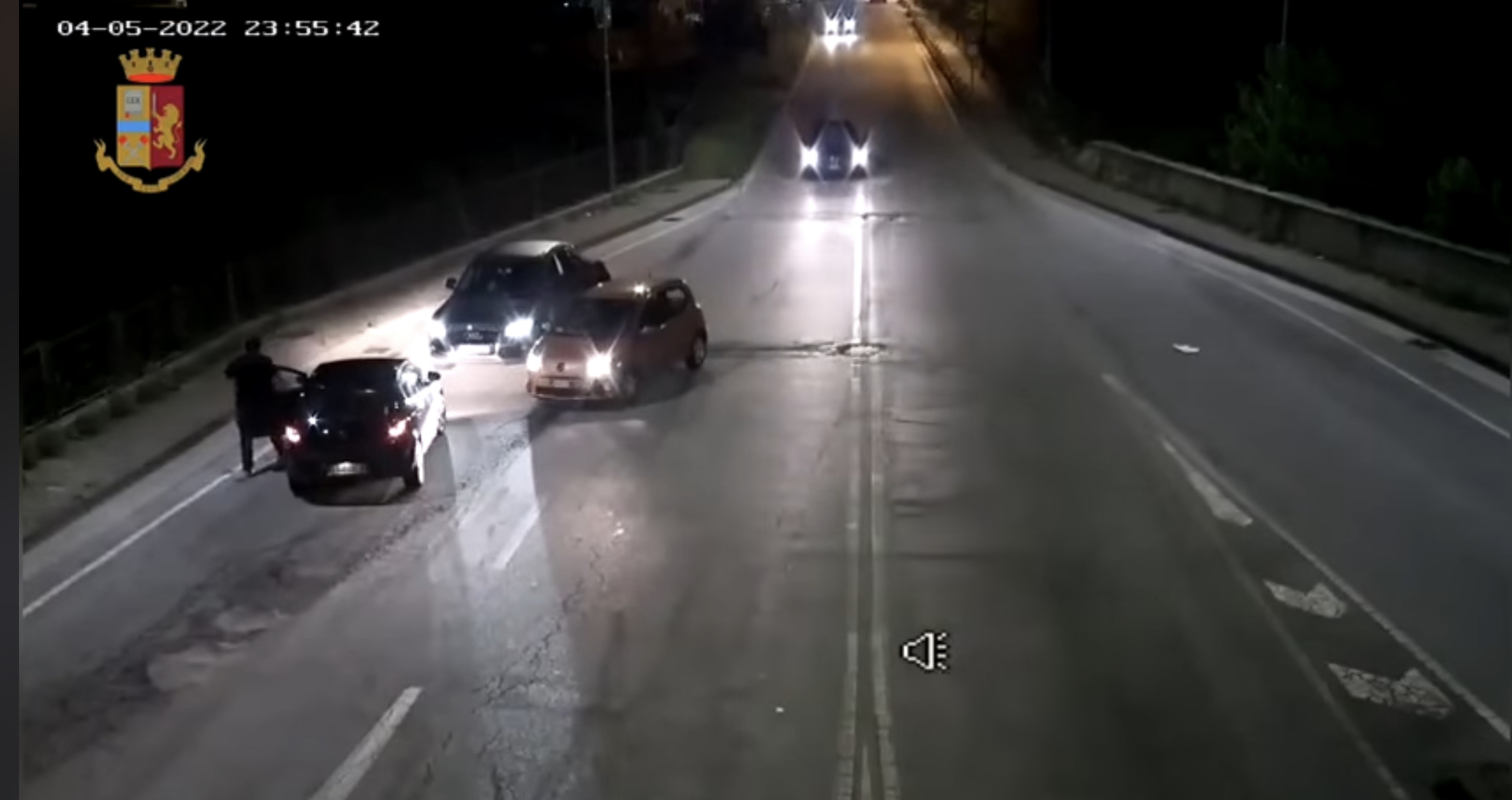 Rapina, violenze e minacce ai danni del calciatore Micovschi: ai domiciliari tre ultrà dell’Avellino