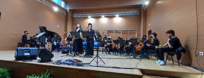 Benevento| Successo per l’esibizione dell’Orchestra Etnopopolare Regionale dei Licei Musicali