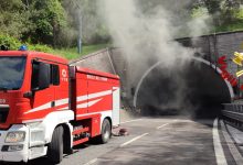 Montemiletto| Tir in fiamme sotto la galleria, autostrada chiusa fino a sera