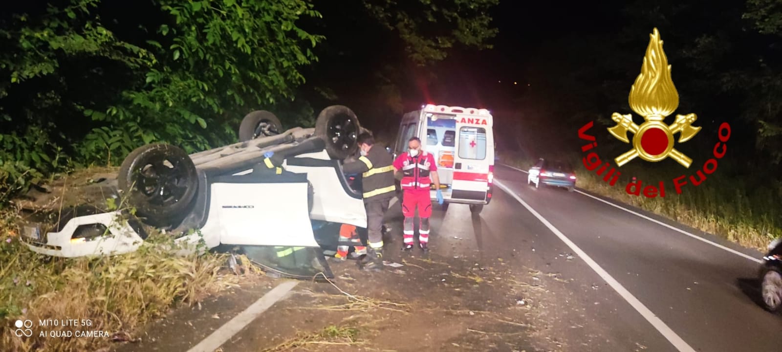 Avellino| Incidente sulla Variante, 3 veicoli coinvolti: auto si ribalta, donna al Moscati