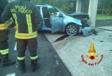 Cesinali, auto contro muro di recinzione di una villetta: ferito un ventiquattrenne