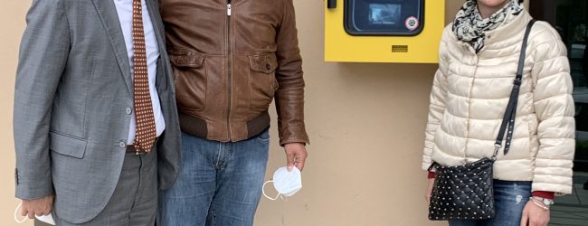 A Telese Terme un defibrillatore nell’area del mercato. E’ un dono della ex associazione commercianti