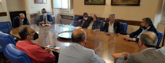 Ato, clima infuocato alla Rocca dei Rettori. Bonavitacola striglia tutti