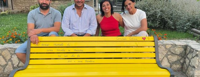 No alla violenza sui minori, la panchina gialla del Comitato Telesia