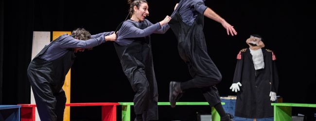 Teatro Eidos: domenica lo spettacolo “Storie al telefono”