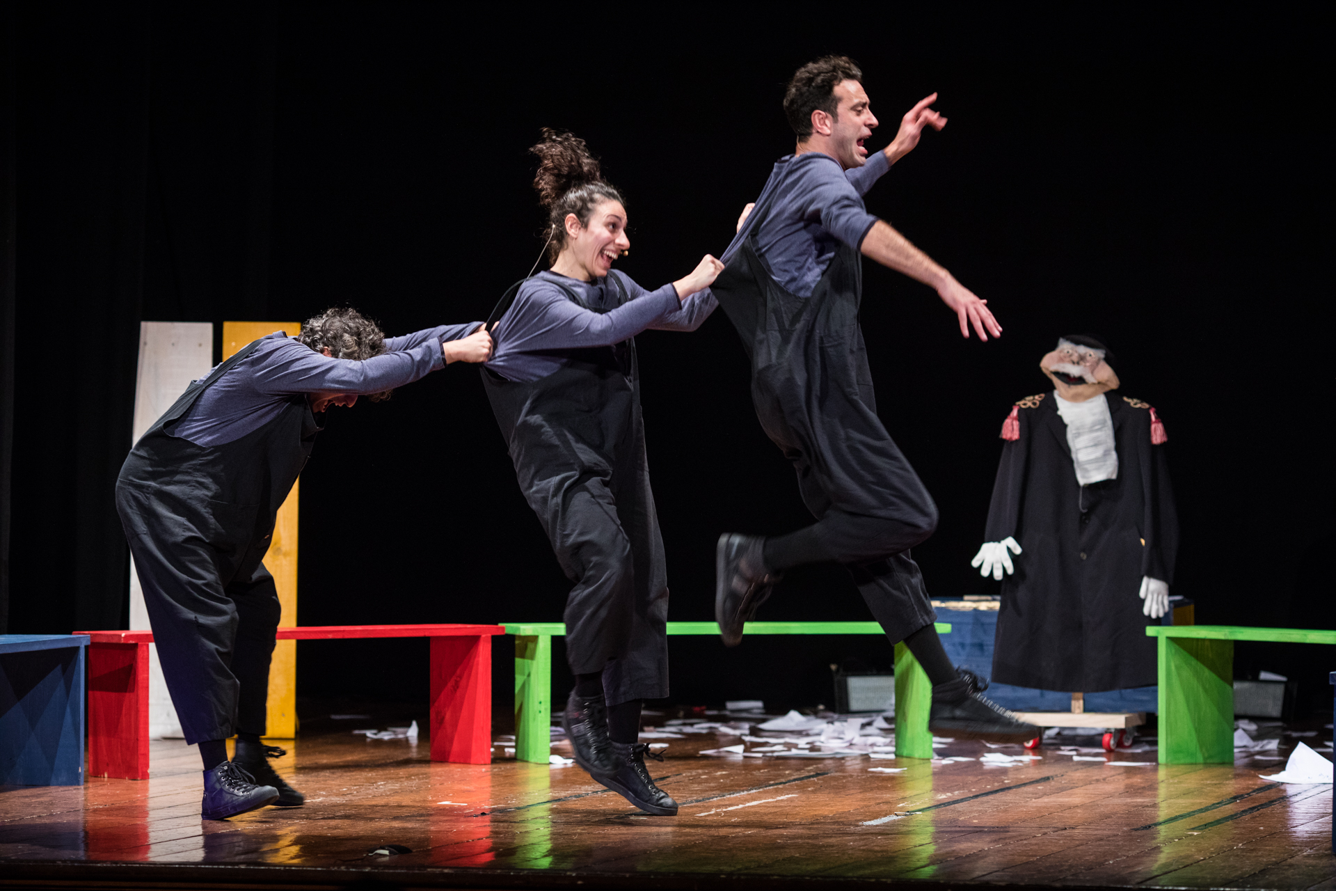 Teatro Eidos: domenica lo spettacolo “Storie al telefono”