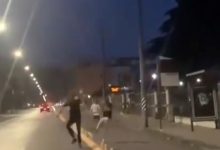 Avellino| Ragazzi prendono a calci i birilli dei cordoli della metro, Festa: imbecilli del sabato sera che non resteranno impuniti