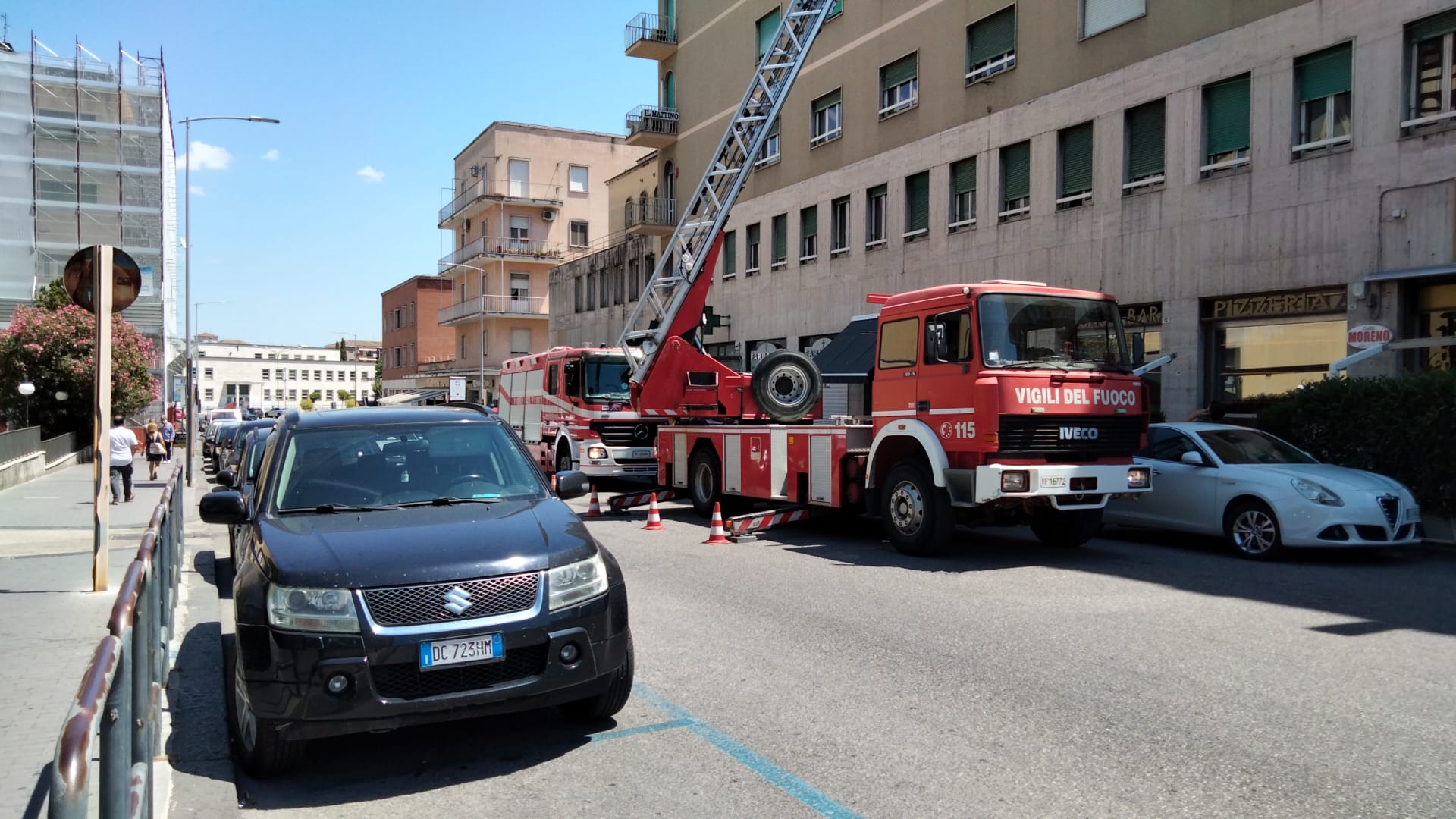 Benevento|Calcinacci in via Perasso, pronto intervento dei Vigili del Fuoco