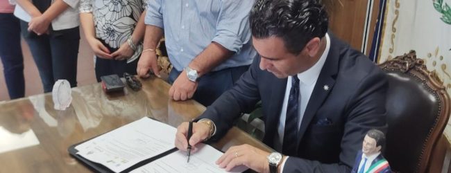 Avellino| Regolamento di accoglienza Sai, il sindaco Festa firma il vademecum per ospitare una famiglia afghana