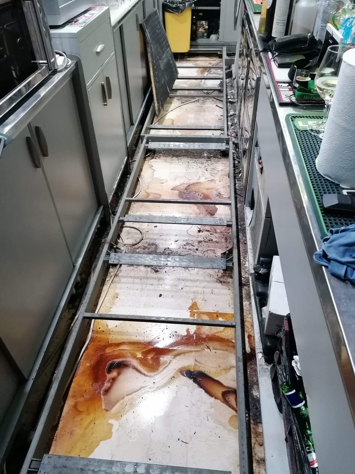 Gravi carenze igienico sanitarie e impiego di un lavoratore a nero: multe e sequestri per due locali di Guardia Sanframondi