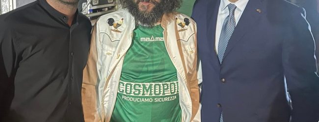 Avellino| Concertone del 16 agosto, corso Vittorio Emanuele gremito per “il lupo” Vinicio Capossela