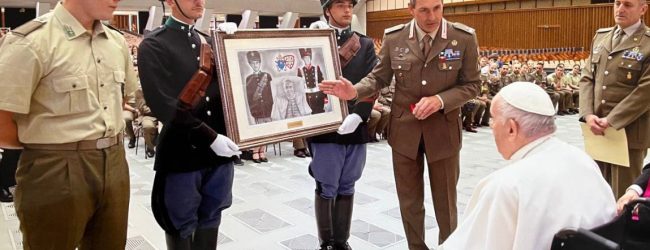 Un militare limatolese omaggia il Papa di un ritratto: il plauso dell’Amministrazione comunale