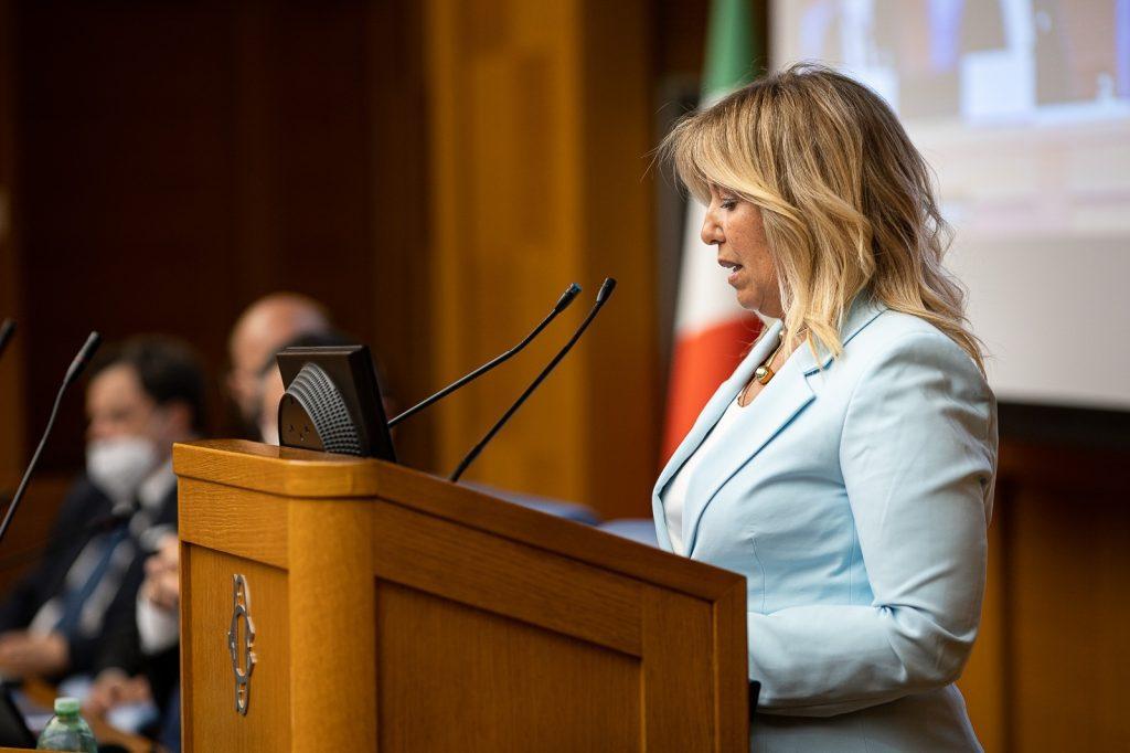 Sabrina Zuccalà: “Smascheriamo le favole dell’attuale campagna elettorale. I conti dello stato non possono subire un’ulteriore spinta assistenziale”