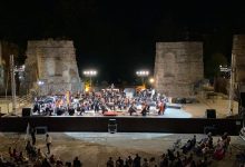 “Oltre il cinema” Piovani e l’OFB incantano il Teatro Romano