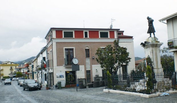 Calvi, la Giunta conferma il no all’elettrodotto nel proprio territorio: non rispetta la conformità urbanistica