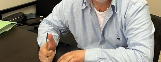 Elezioni, Carlo Iannace firma la candidatura con il Pd: rappresenterò la popolazione vittima di sofferenze