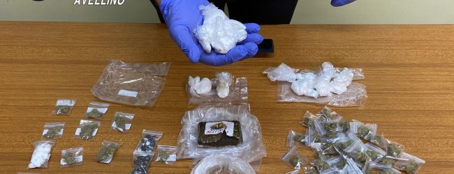 Trovate e sequestrate cocaina, cannabis e marijuana nascoste sotto una grondaia: operazione dei carabinieri di Lioni