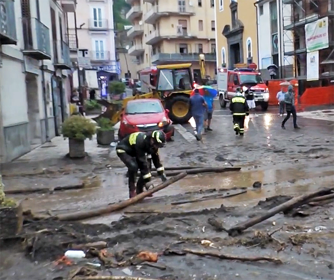 Nubifragio a Monteforte, si continua a spalare fango mentre Provincia e Regione si mobilitano