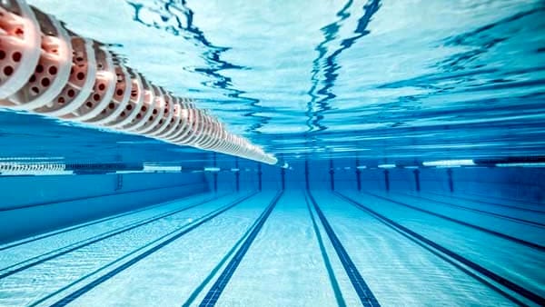 Codici: piscine a rischio con il caro bollette, tutelare i consumatori in caso di chiusura