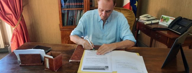Alloggi Capodimonte, il sindaco firma le ordinanze di assegnazione degli immobili