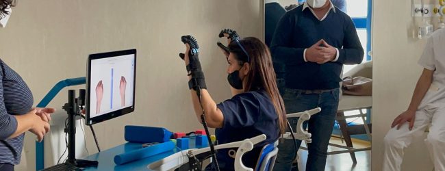 Avellino| Al “Moscati” il guanto robotico, permette mobilità delle dita e movimento di un arto malato