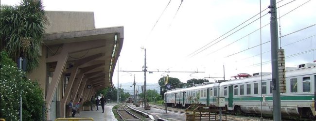 Polizia Municipale salva una vita sui binari: evitata una tragedia a Benevento