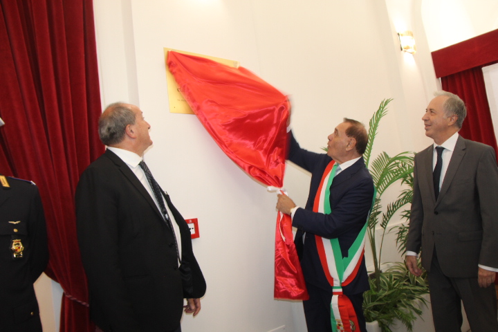 Riapertura teatro comunale, Mastella: una impronta che sono felice di lasciare!