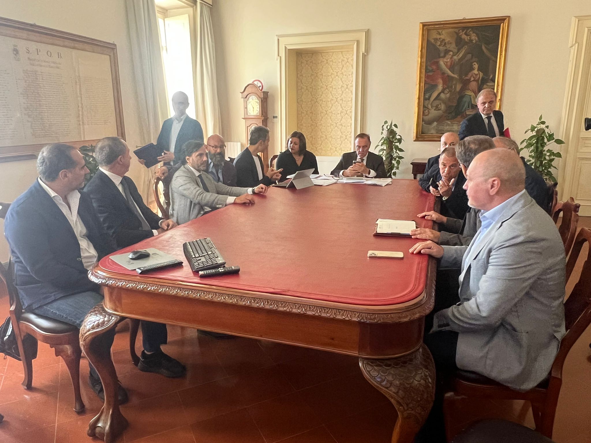 Risparmio energetico, nuova riunione a Palazzo Mosti: confermate alcune misure, si lavora per Natale